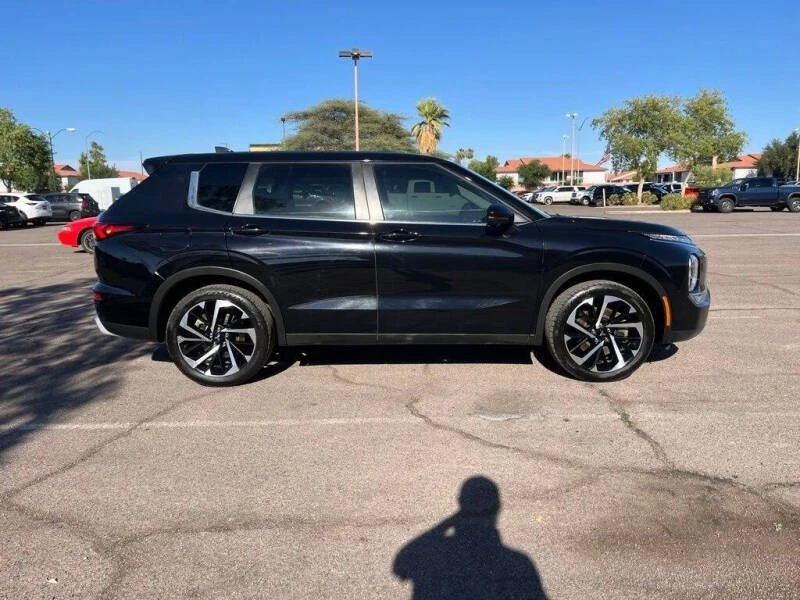 2022 Mitsubishi Outlander - Image 3 of 14