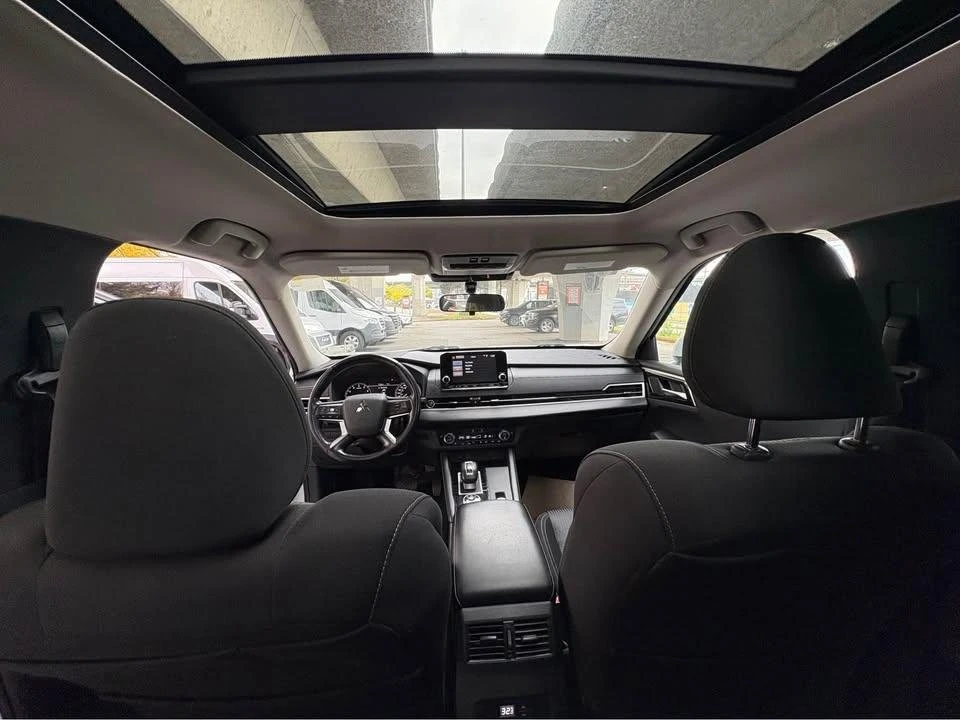 2022 Mitsubishi Outlander - Image 14 of 16