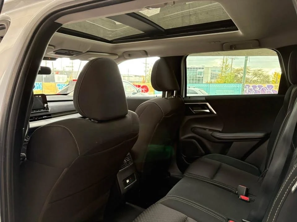 2022 Mitsubishi Outlander - Image 13 of 16