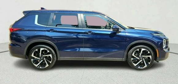 2022 Mitsubishi Outlander - Image 4 of 14