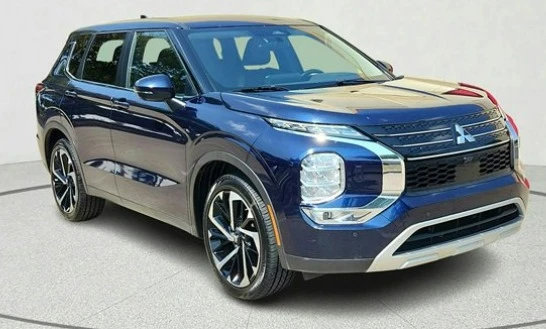 2022 Mitsubishi Outlander - Image 2 of 14