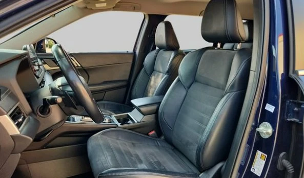 2022 Mitsubishi Outlander - Image 10 of 14