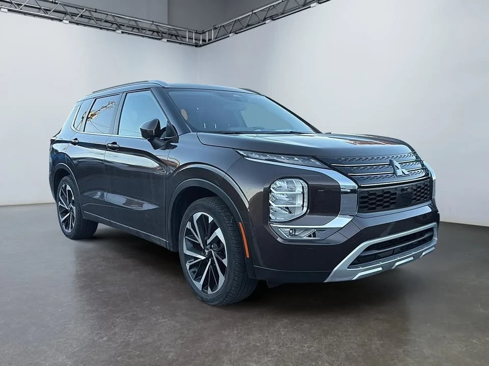 2022 Mitsubishi Outlander - Image 2 of 7