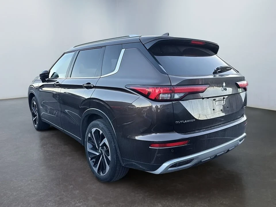2022 Mitsubishi Outlander - Image 4 of 7