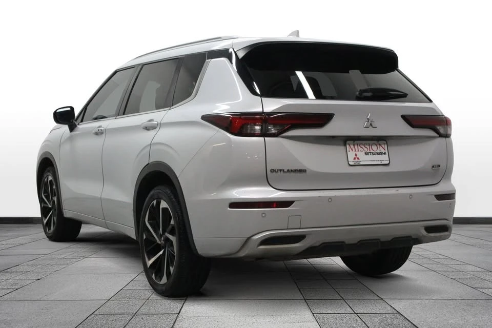 2022 Mitsubishi Outlander - Image 5 of 5