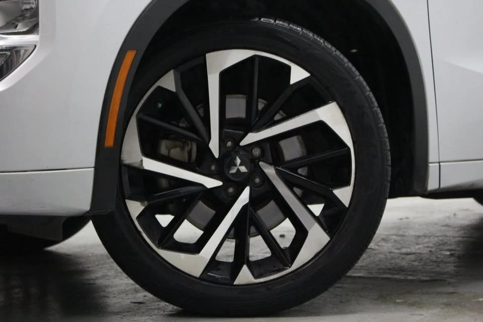 2022 Mitsubishi Outlander - Image 3 of 5
