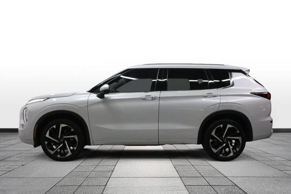 2022 Mitsubishi Outlander - Image 4 of 5