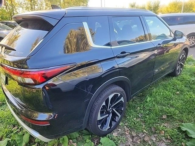 2022 Mitsubishi Outlander - Image 4 of 9