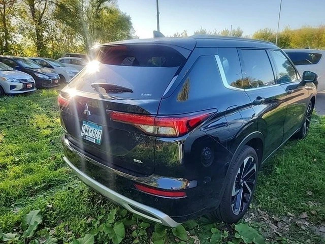 2022 Mitsubishi Outlander - Image 5 of 9