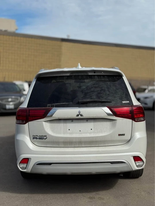 2022 Mitsubishi Outlander - Image 5 of 14