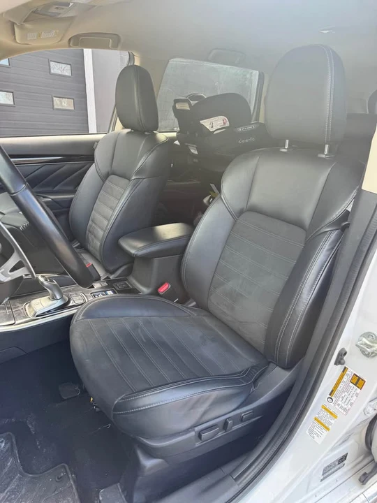 2022 Mitsubishi Outlander - Image 10 of 14