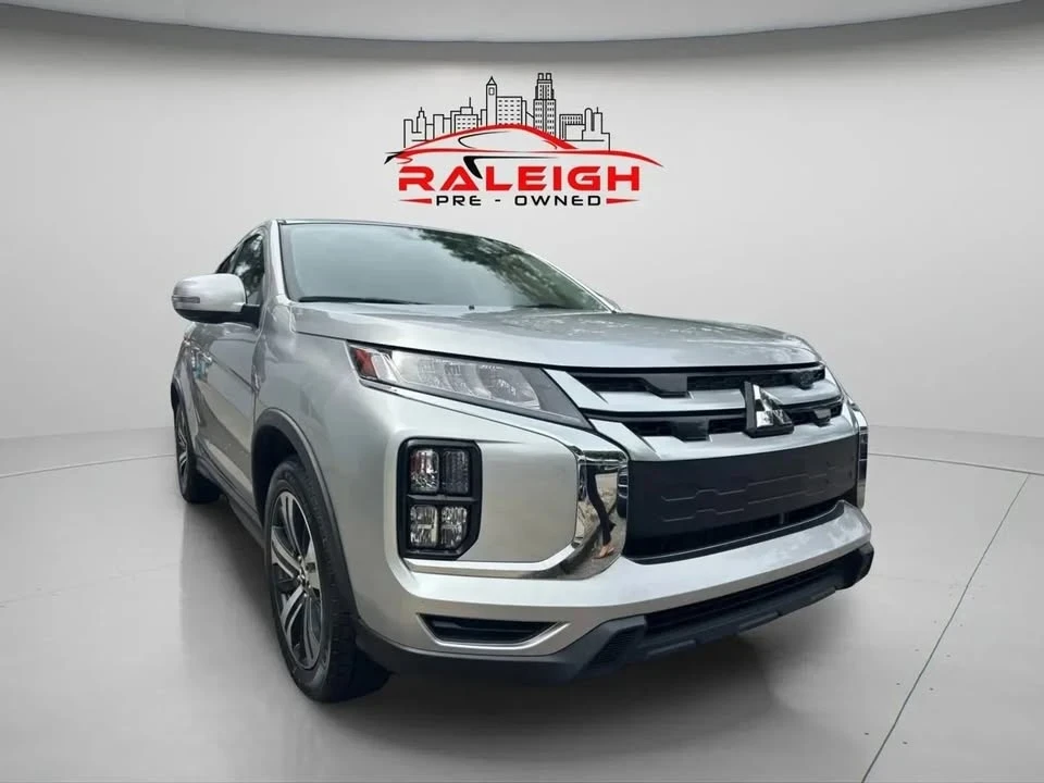 2022 Mitsubishi Outlander - Image 2 of 19