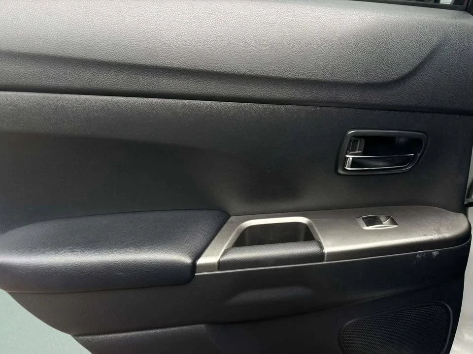 2022 Mitsubishi Outlander - Image 15 of 19