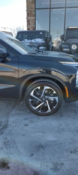 2022 Mitsubishi Outlander - Image 5 of 6
