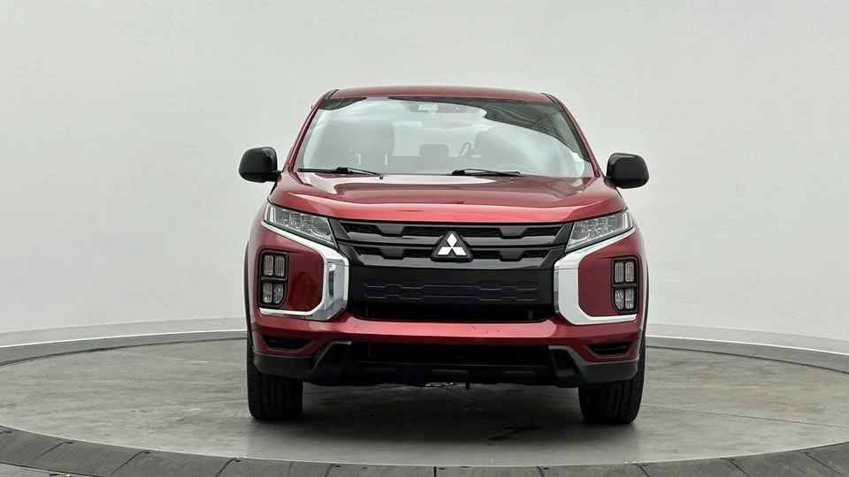 2022 Mitsubishi Outlander - Image 2 of 17