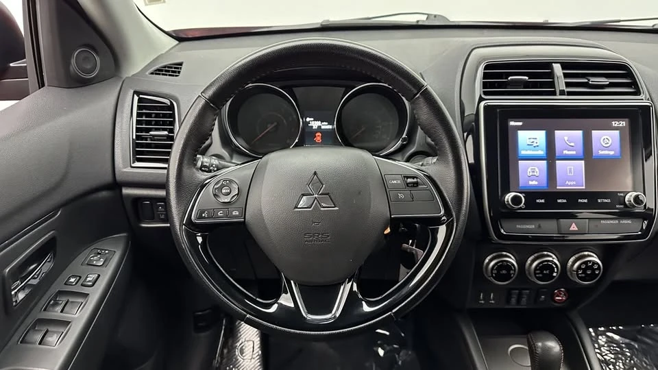 2022 Mitsubishi Outlander - Image 16 of 17