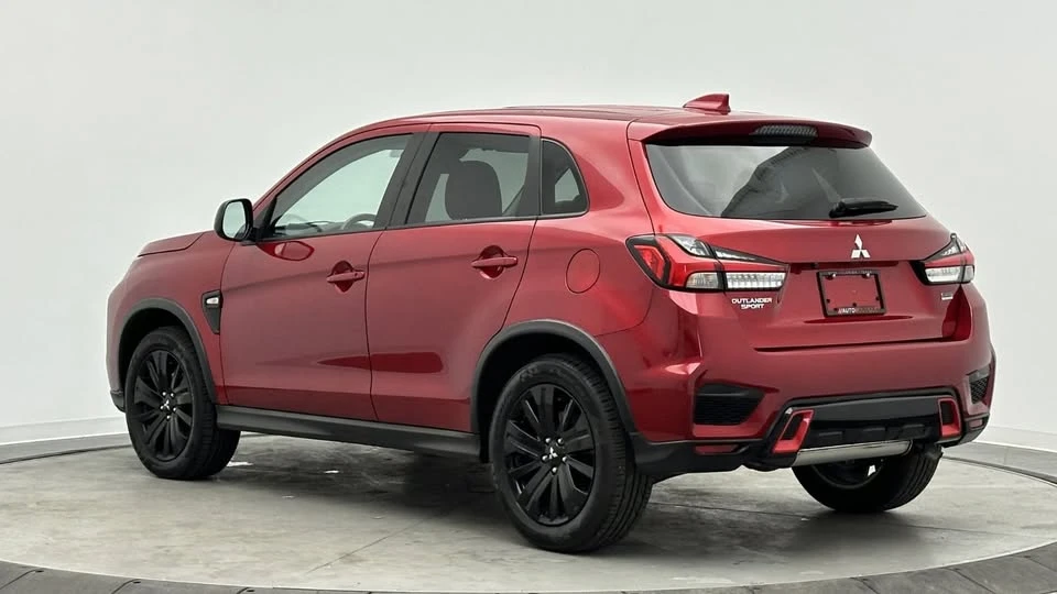 2022 Mitsubishi Outlander - Image 5 of 17