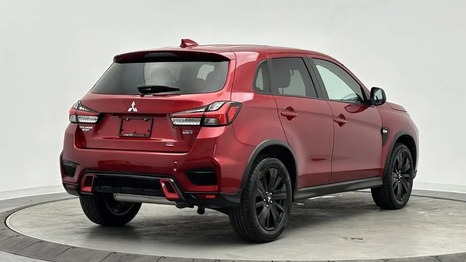 2022 Mitsubishi Outlander - Image 6 of 17