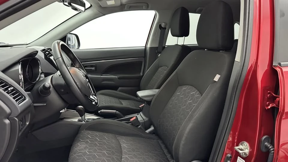 2022 Mitsubishi Outlander - Image 9 of 17