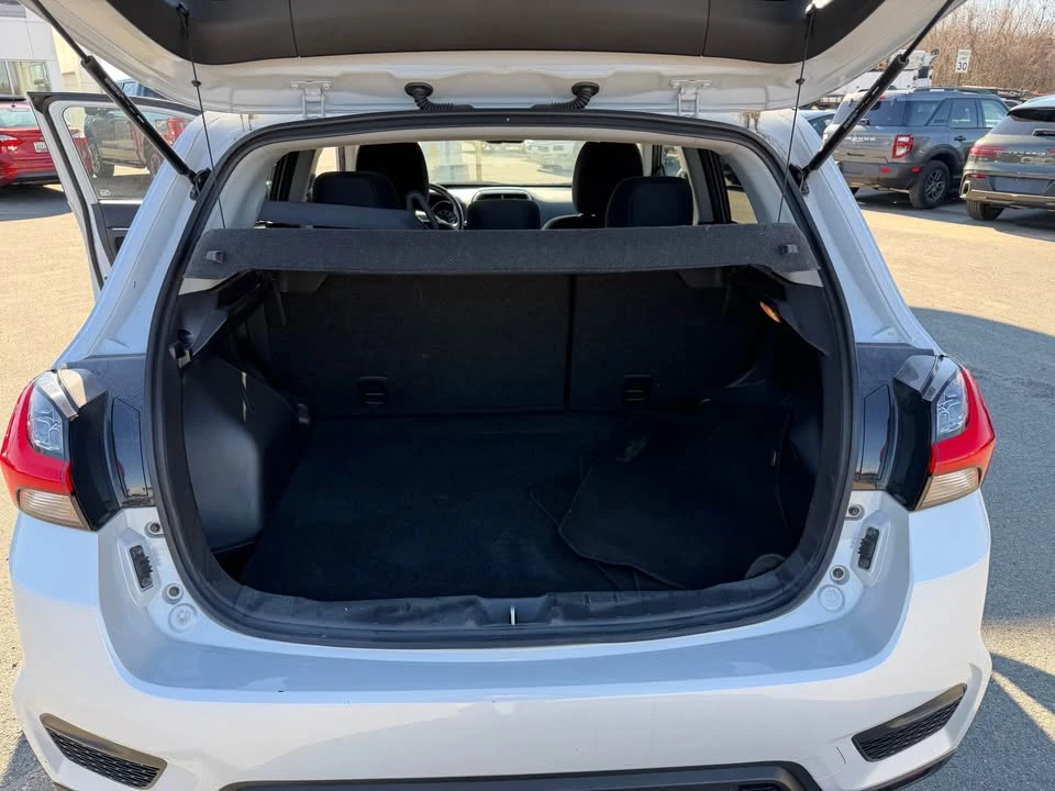 2022 Mitsubishi Outlander - Image 6 of 6
