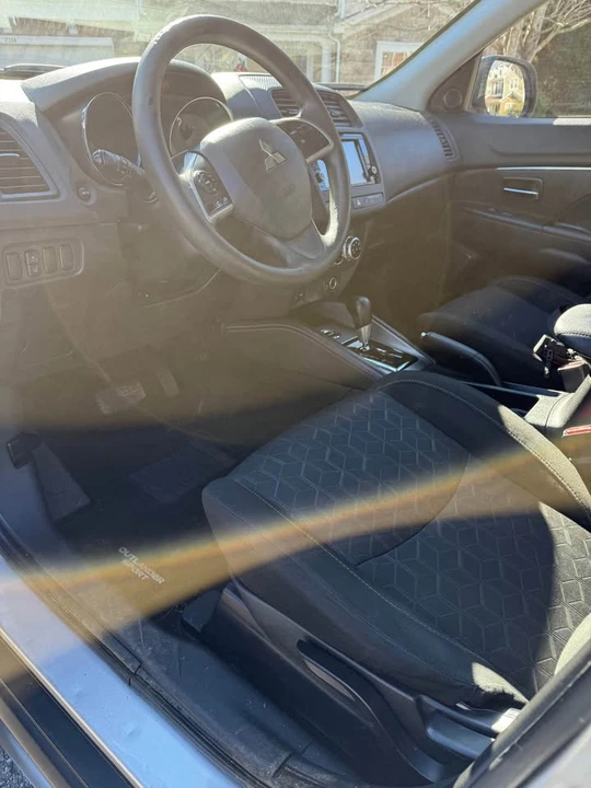 2022 Mitsubishi Outlander - Image 4 of 9