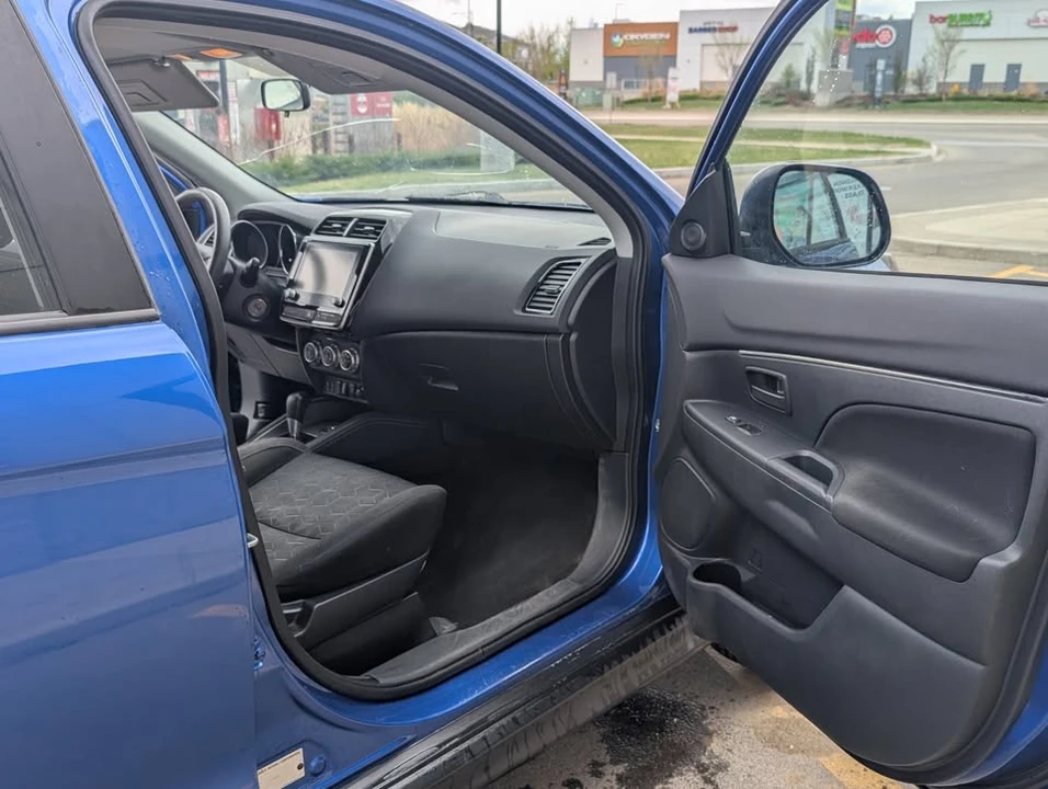2022 Mitsubishi RVR - Image 9 of 10