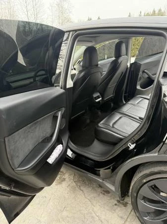 2022 Tesla Model Y Performance - Image 9 of 13