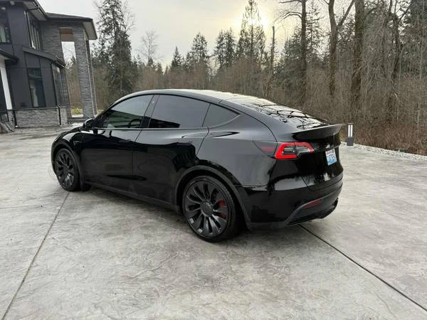 2022 Tesla Model Y Performance - Image 4 of 13