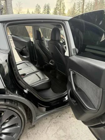 2022 Tesla Model Y Performance - Image 11 of 13