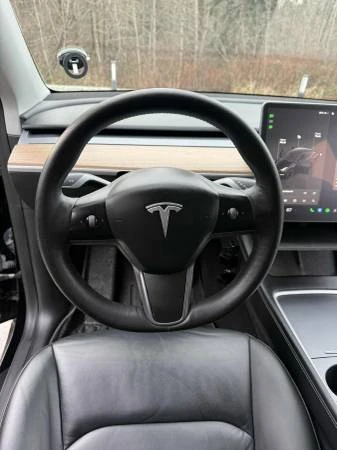 2022 Tesla Model Y Performance - Image 12 of 13