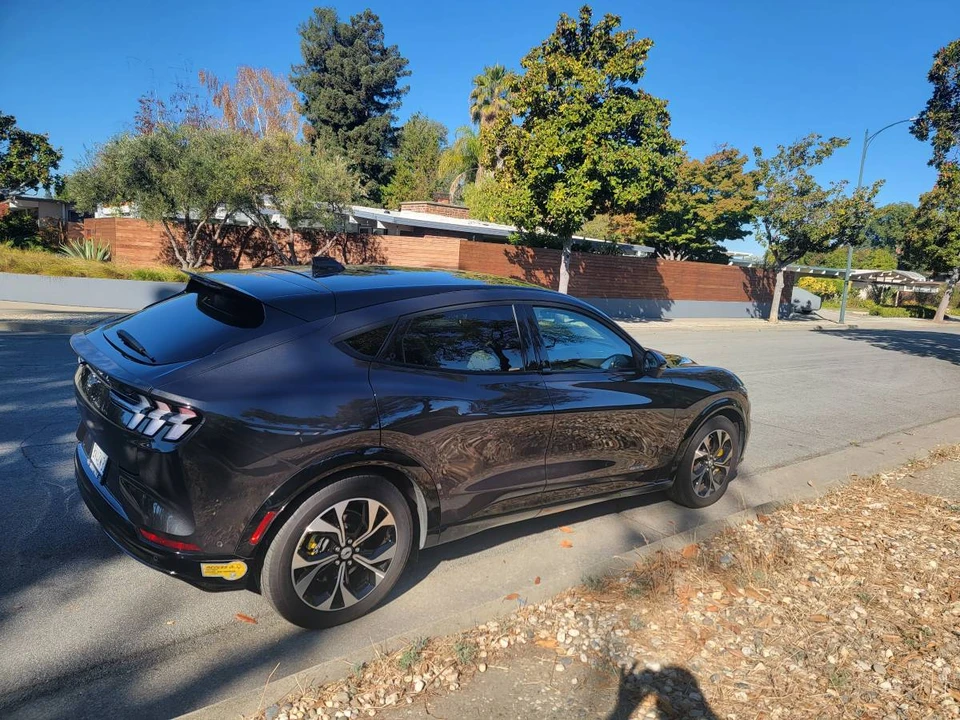 2022 Ford Mustang Mach-E - Image 17 of 18