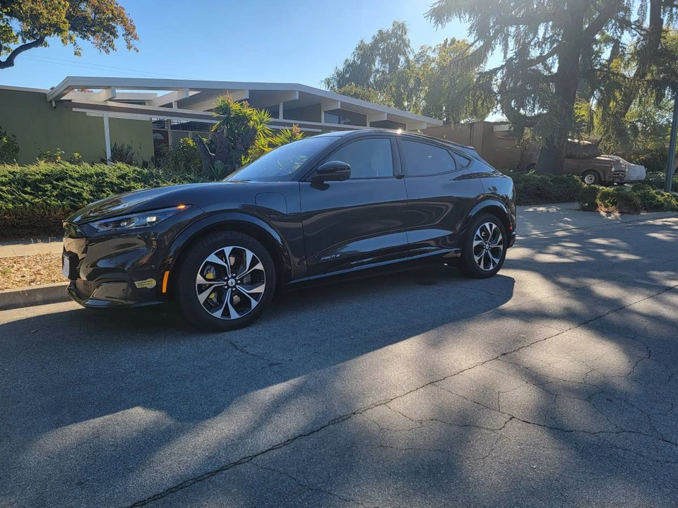 2022 Ford Mustang Mach-E - Image 16 of 18