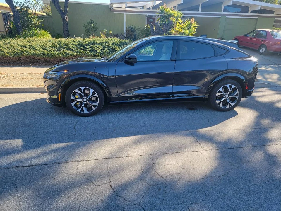 2022 Ford Mustang Mach-E - Image 15 of 18