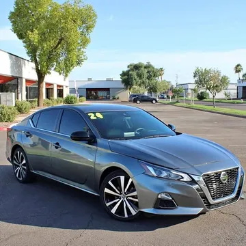 2022 Nissan Altima 2.5 SR Sedan 4D
