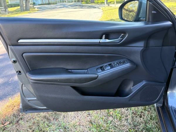 2022 Nissan Altima 6th Gen - Image 10 of 11