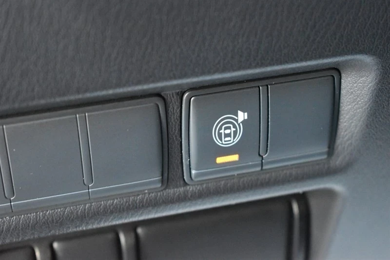 2022 Nissan Armada - Image 18 of 21