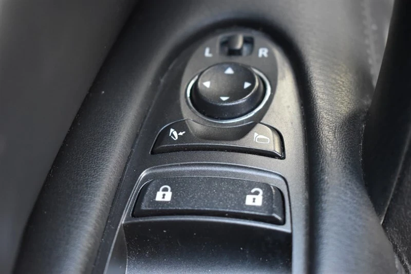 2022 Nissan Armada - Image 16 of 21
