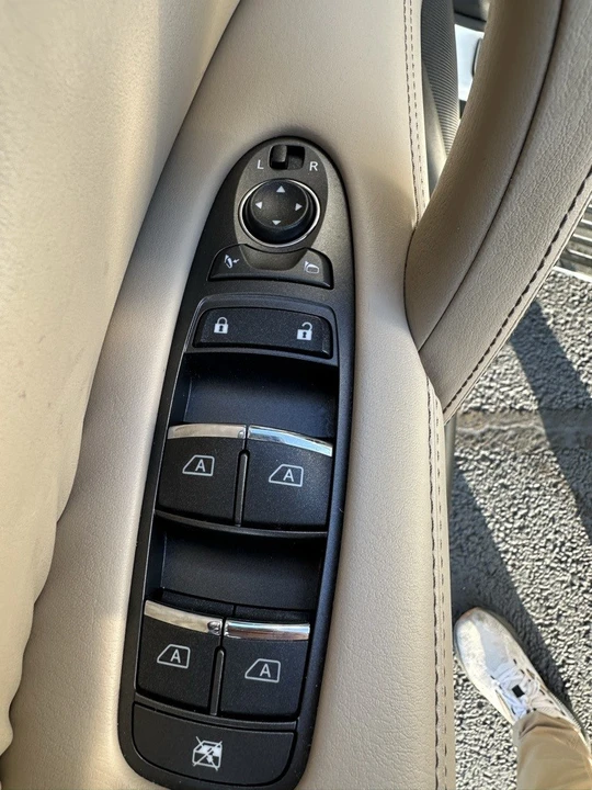 2022 Nissan Armada - Image 11 of 12