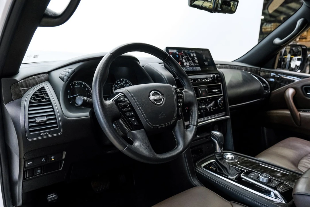 2022 Nissan Armada - Image 11 of 12