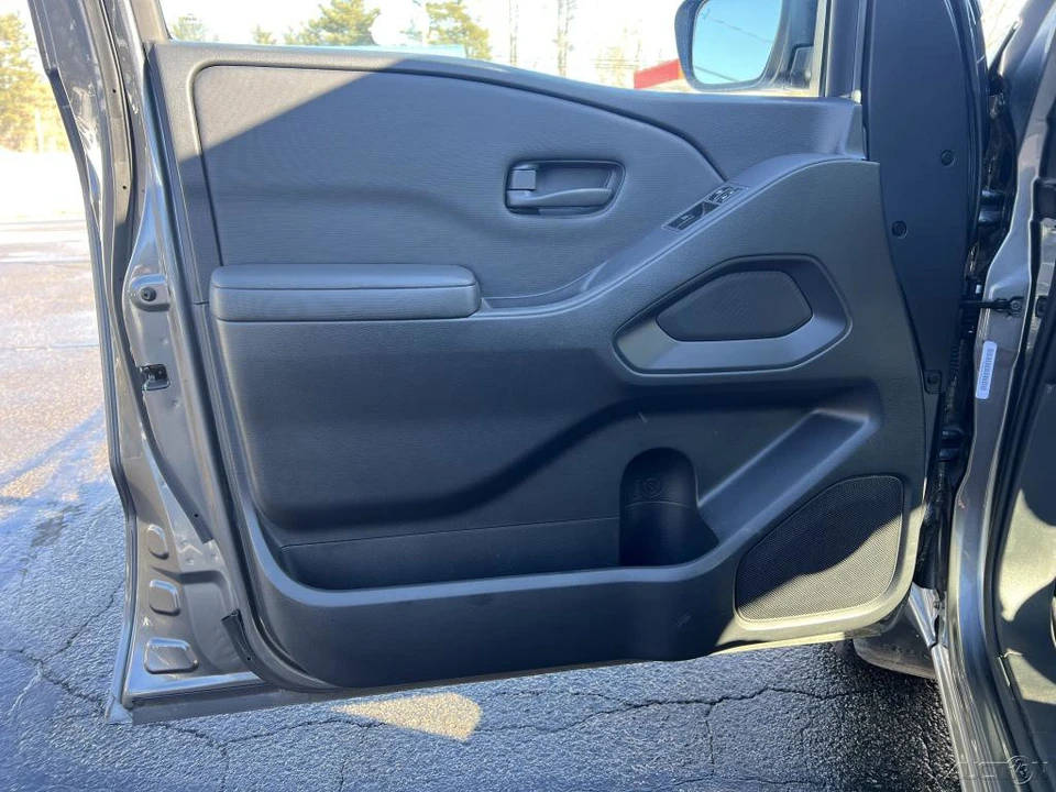 2022 Nissan Frontier 3rd Gen - Image 11 of 12