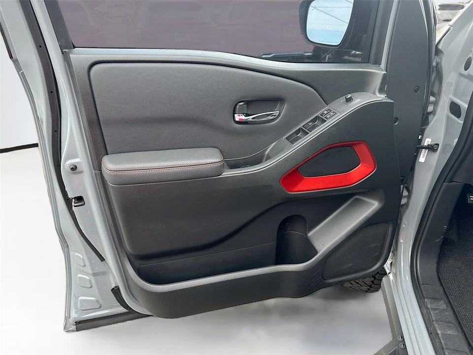 2022 Nissan Frontier 3rd Gen - Image 11 of 16