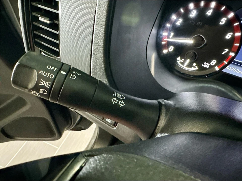 2022 Nissan Frontier 3rd Gen - Image 5 of 31