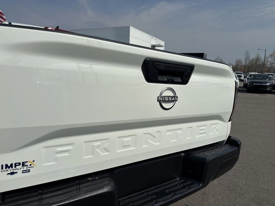 2022 Nissan Frontier 3rd Gen - Image 25 of 31