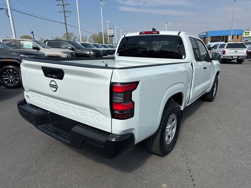 2022 Nissan Frontier 3rd Gen - Image 5 of 31