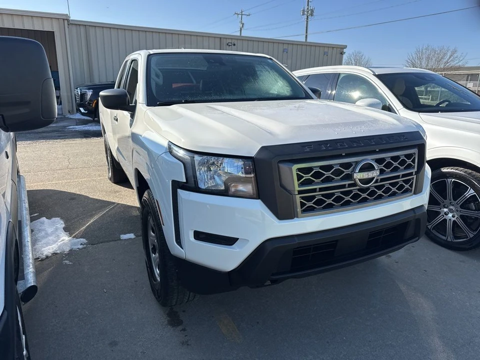 2022 Nissan Frontier 3rd Gen - Image 2 of 4