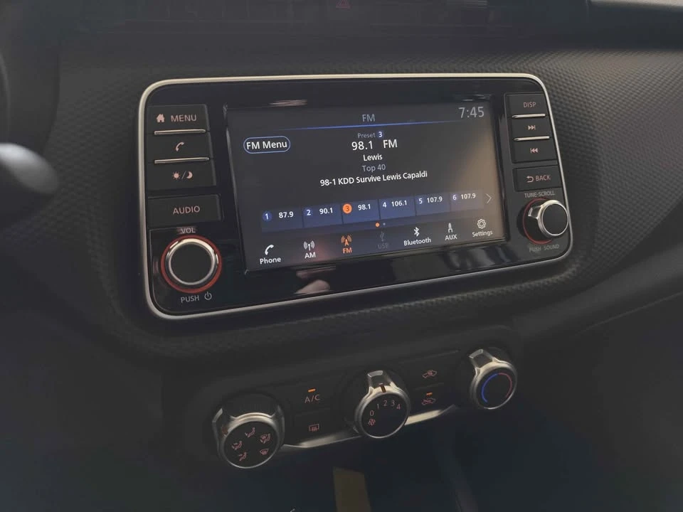 2022 Nissan Kicks - Image 12 of 19