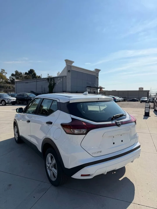 2022 Nissan Kicks - Image 8 of 16