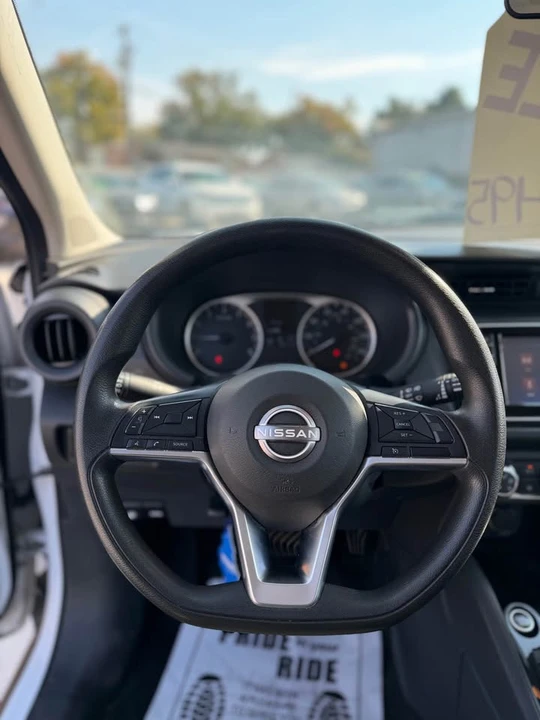 2022 Nissan Kicks - Image 15 of 16