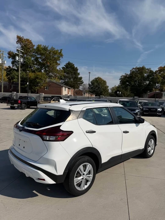 2022 Nissan Kicks - Image 6 of 16