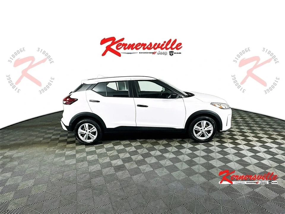 2022 Nissan Kicks - Image 8 of 21
